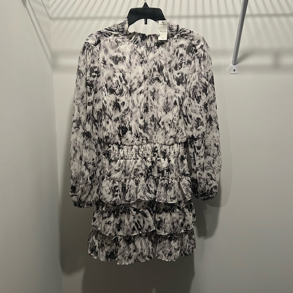 EXPRESS Women’s Long Sleeved Dress Size Large